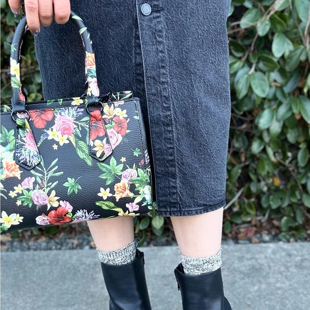 Steve Madden Floral Black Leather Women's Bag - Picture 12 of 13